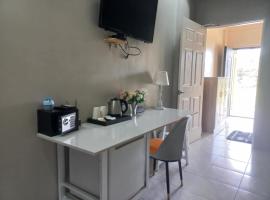 Pacific-Paradise Beach Resort，位于Dingalan的酒店