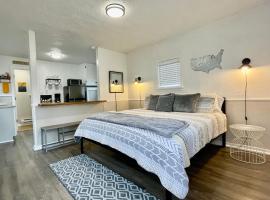 Cozy Downtown Studio Cottage - Twin Falls