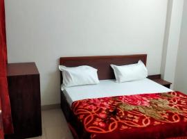 Hotel moon river，位于Rāiwāla的酒店