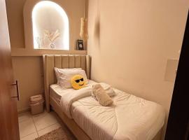 Adaz Homes，位于迪拜的旅馆