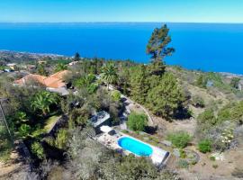 Villa Finca Tijarafe mit beheiztem, abdeckbarem Pool，位于蒂哈拉费的酒店
