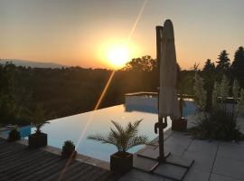 Appartement Architektenhaus - Pool - Fernsicht，位于兰纳赫的酒店