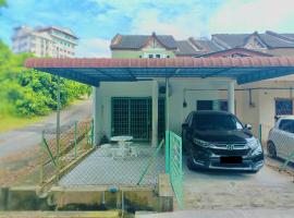 Homestay Hill View Lumut，位于卢穆特的酒店