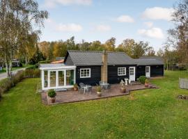 Cozy Home In Juelsminde With Wifi，位于尤尔斯明讷的酒店