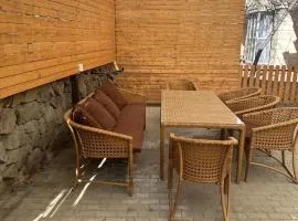 Коттедж, квартиры