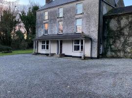 Farnagh House - En Suite Bedrooms，位于莫特的酒店