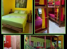 Green Queendom Farm and Lodging，位于Oracabessa的酒店