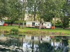 The Fox - Free Fishing, pets welcome - static caravan in Clare, Suffolk