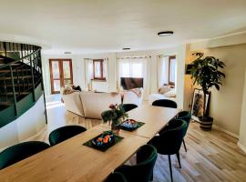 Villa Octogon Câmpina，位于坎皮纳的酒店