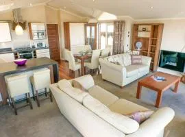 3 Bed 2 Bathroom Super Lodge! Sea Views!
