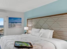 New 2025-Ocean Sands Beach Boutique Inn -Sauna and Saltwater-Mineral Pool until 4AM-Free Beach Bikes and Golf Carts for Famous Beach-50 Item Breakfast Buffet -PM Cookies and Popcorn -Ultra Sparkling Certified-Free Laundry -4 Grand Black Beds in all rooms，位于斩魔山的酒店