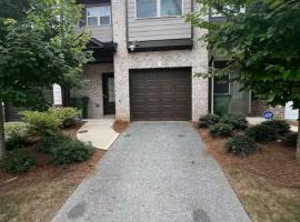 Meadowstone Lane Haven - Modern Atlanta Stay，位于亚特兰大的酒店