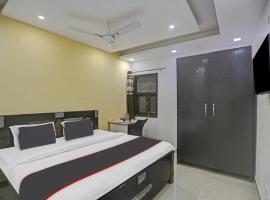 Hotel N R Prime Royalty Greater Kailash - Couple Friendly，位于新德里的酒店