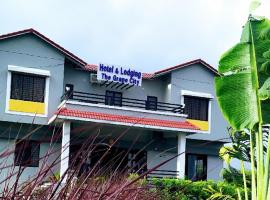 Hotel The Grapecity，位于Junnar的酒店