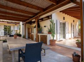 Casa Es Pou en Playa Mitjorn - Emar Hotels，位于米乔尔海滩的度假屋