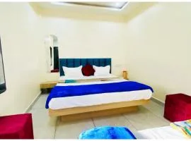 UJJAIN PREMIUM HOTEL - R A G H A V A N - Near Railway Station and Temple - Hygiene & Spacious Room - with wifi- and - Parking - fully Air Conditioned hotel at Prime Location - BEST HOTEL IN UJJAIN