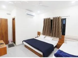 PREMIUM HOTEL UJJAIN - G A R I M A - Near Mahakal Temple And Rivar - Railway Station - Hygiene & Spacious Room - with wifi- and PARKING Facilities - BEST HOTEL IN UJJAIN