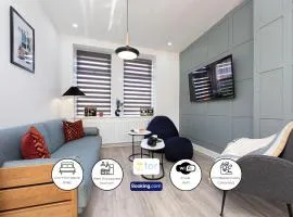 Explore Welsh Wonders, 3 Bedroom House By The One Retreats Short Lets & Serviced Accommodation Treharris