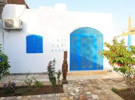 Isis Club House