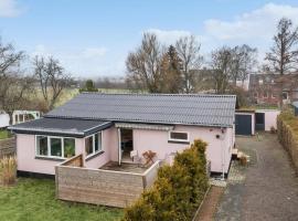 Amazing Home In Rønne With Wifi，位于伦讷的酒店