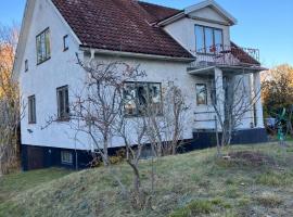 Large family home Storfamiljsboende，位于玛丽安娜隆德的酒店