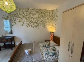 Lake House Hostel，位于什切青的酒店