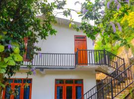 Tedro home stay，位于Ampitiya的木屋