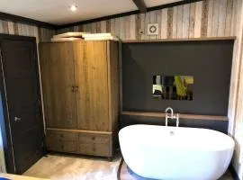Pet Friendly Lodge - Sleeps6 - Long Stay Discount