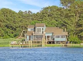 Grey Heron - Pet friendly, waterfront home with boat dock!