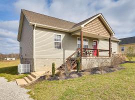 Near State Parks and Dtwn Quaint Sparta Home!，位于Sparta的酒店