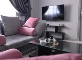 Belle Helen - Bright Independent Apartment