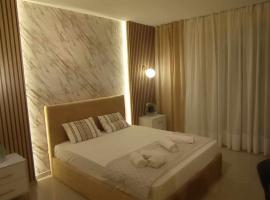 Demmy's Luxury Apartment，位于奥瑞斯蒂亚斯的酒店