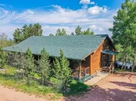 Rustic Outlaw Secluded Escape with Stunning Views