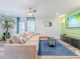 Cozy Condo Under the Palms