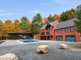 Casita Alta - Woodstock, VT - Main House & Pool House with Private Heated Pool and Mountain Views