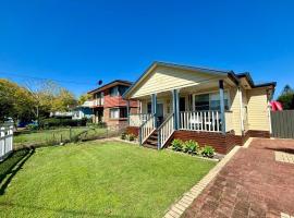 Open Plan Coastal Beauty in Patonga Beach - Pet Friendly，位于Patonga的酒店