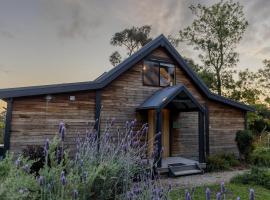 Duck'n Hill Barn，位于Smiths Gully的酒店