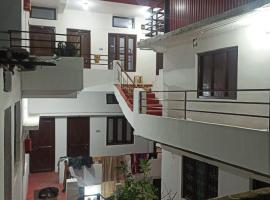 Hotel Geeta Palace，位于Phata的酒店