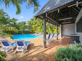 Shores Beach & Lakeside Villas，位于伊丽莎白海滩的酒店