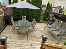 Cute 3 Bedrooms Townhouse in Kanata，位于渥太华的酒店