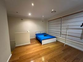 66 Red Room，位于Beecroft的酒店