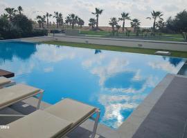 Beachfront Luxury Villa Tranquility，位于阿依纳帕的酒店