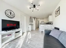 Modern 2 Bedroom Apartment - Near Hospital & Racecourse