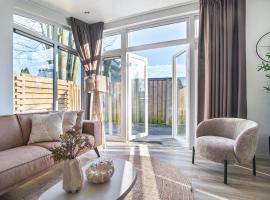 Luxe Relax Lodge Naxos，位于heinkenszand的木屋