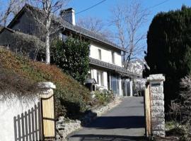 Maison au pied du puy mary，位于Saint-Julien-de-Jordanne的酒店