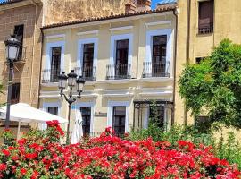 Apartamentos AL-QAZERES LUXURY La Concepción，位于卡塞雷斯的公寓