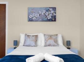 2 bedroom apartment in Edinburgh with 2 free parking spaces，位于爱丁堡的酒店