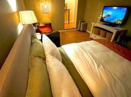 The Room Next Door- Boutique room in the Cotswolds，位于温什科姆的带按摩浴缸的酒店
