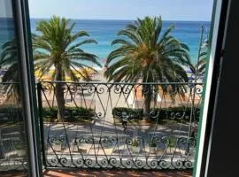 House on the beach Varigotti
