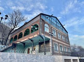 Tadevosyan Guest House，位于Bjni的酒店